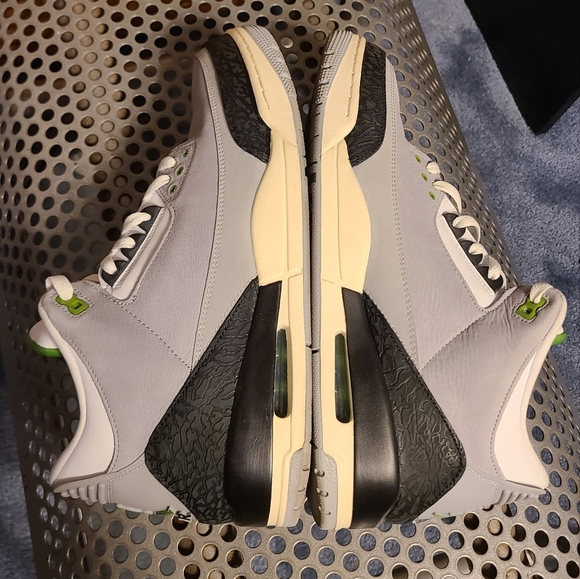 Jordan 3 Retro 'Chlorophyll' 2018 136064-006 size 13 near Deadstock - Picture 2 of 8